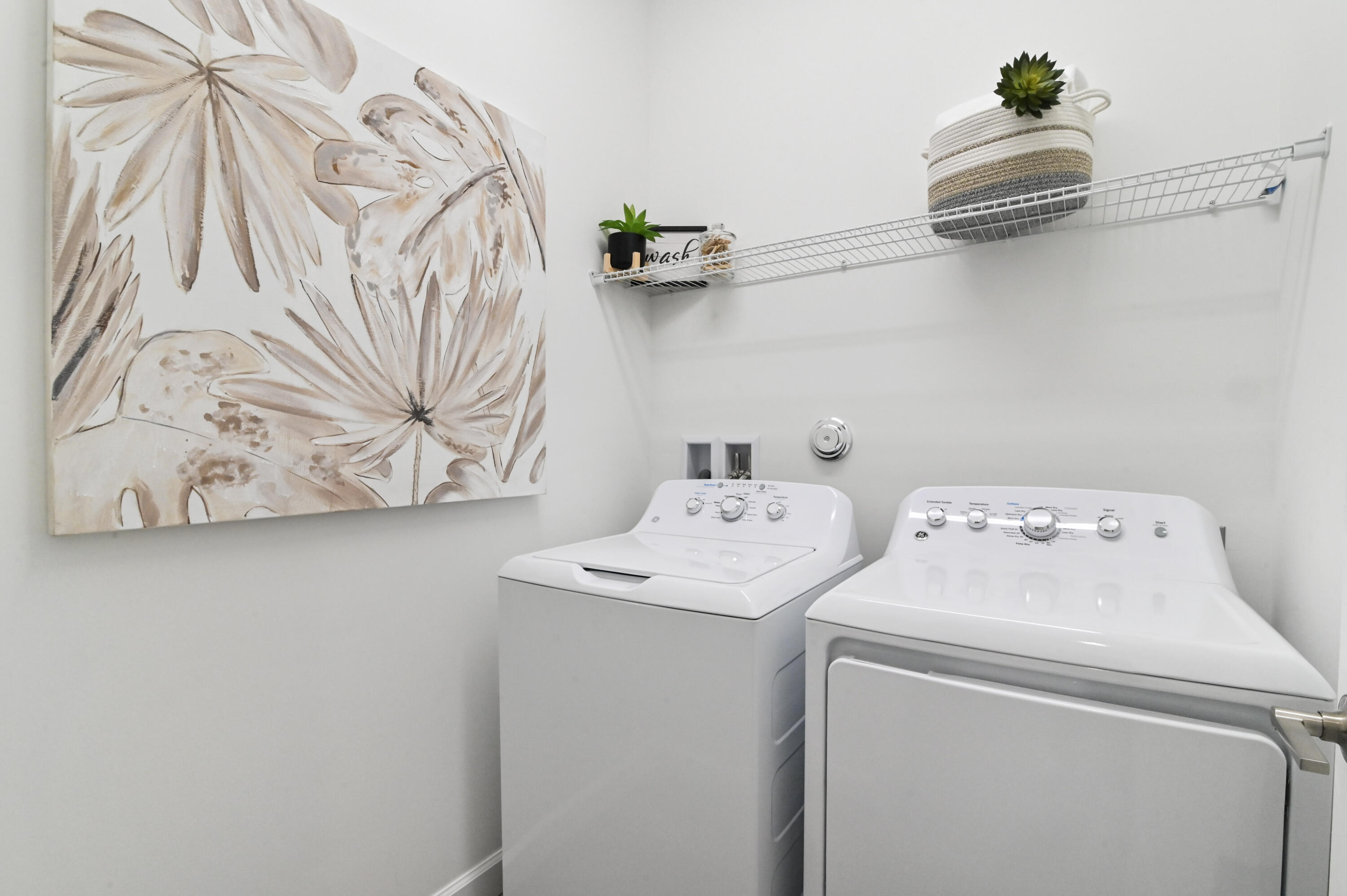 SYMPHONY PLACE - Residential