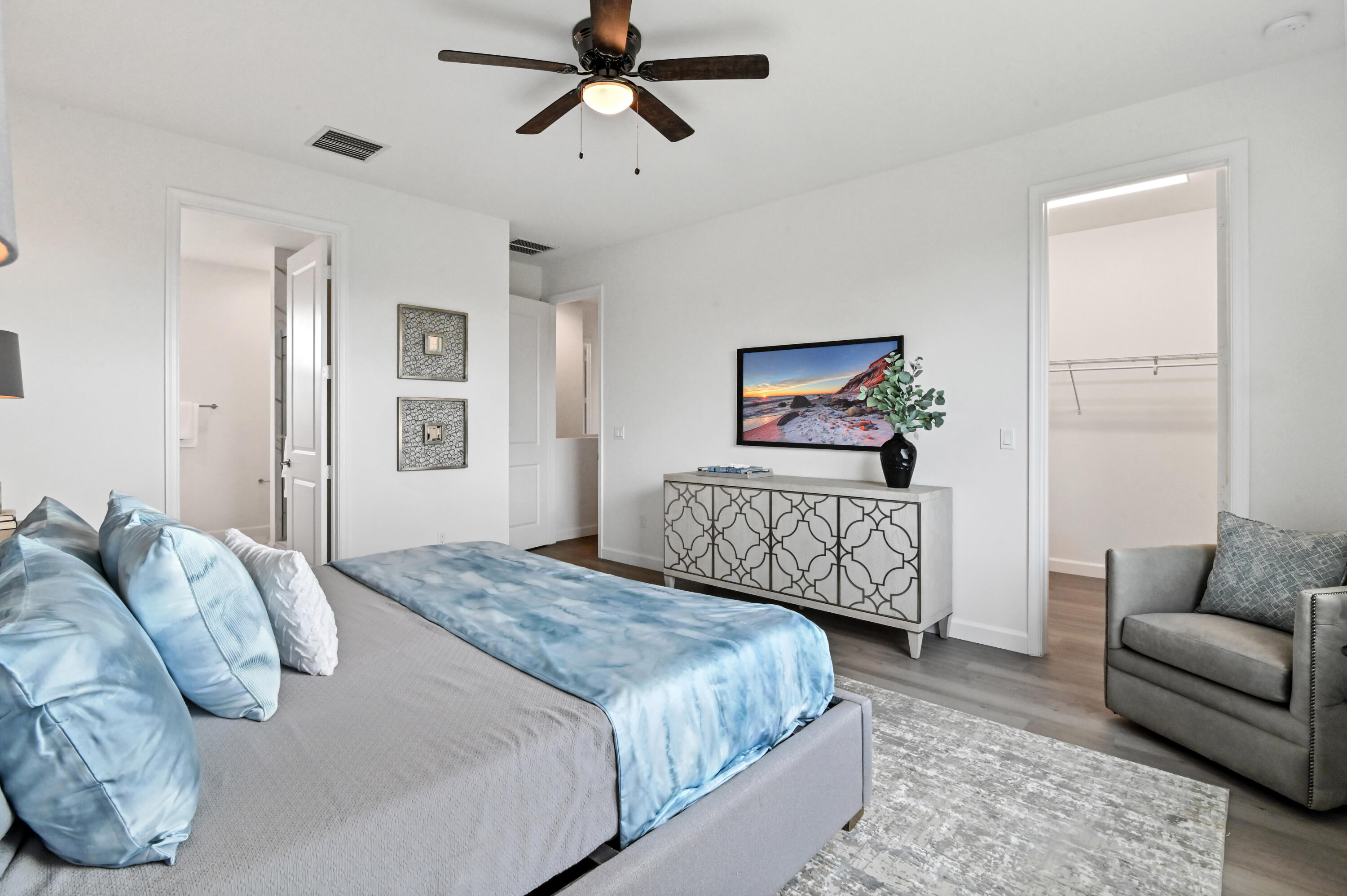 SYMPHONY PLACE - Residential