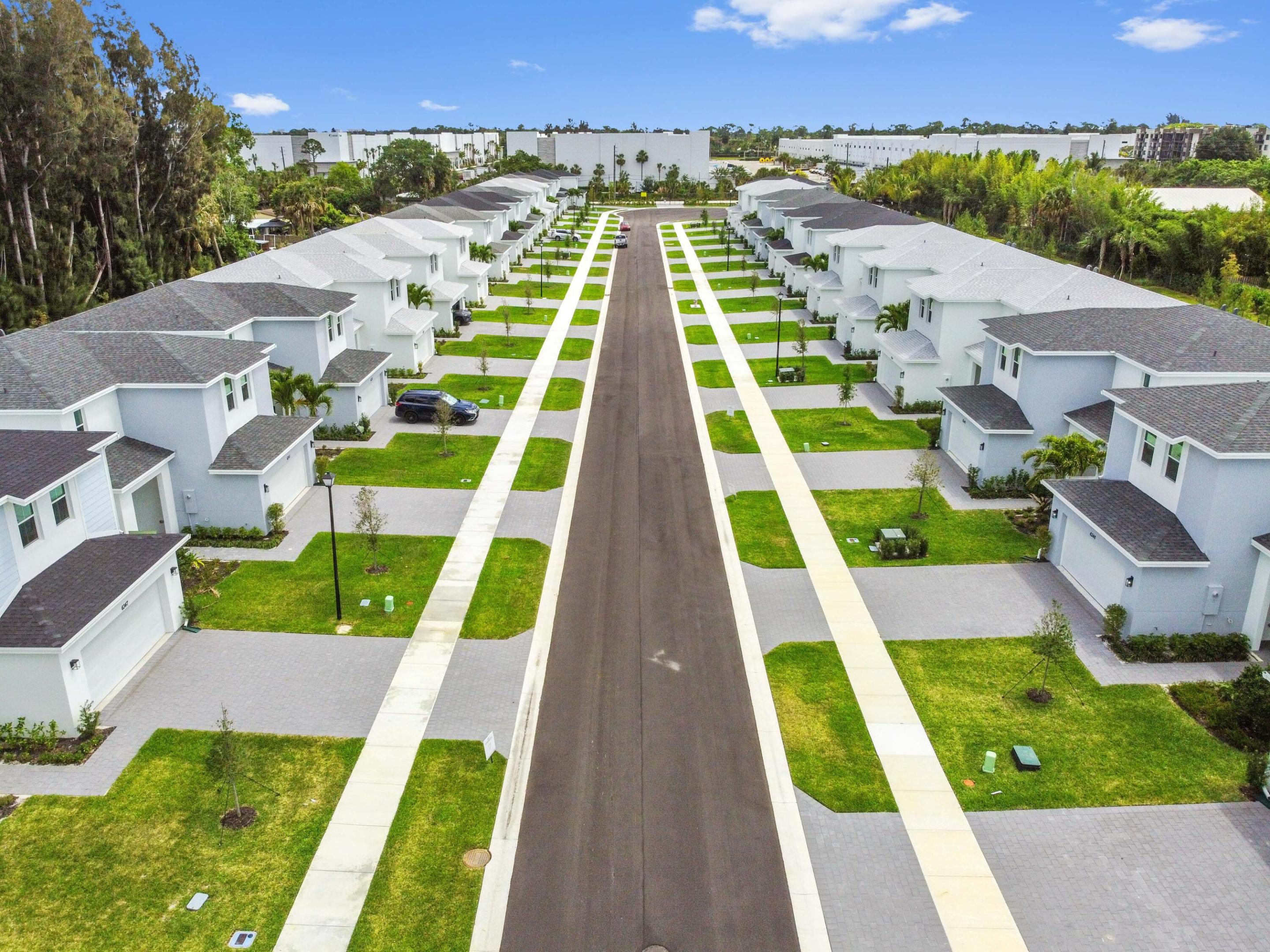 SYMPHONY PLACE - Residential