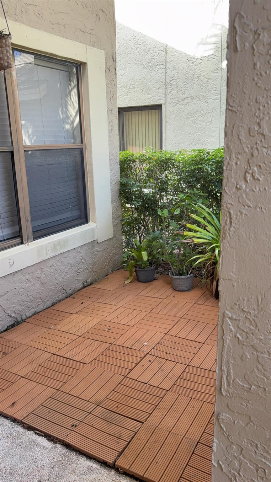 NORTHPOINTE I - Residential Lease