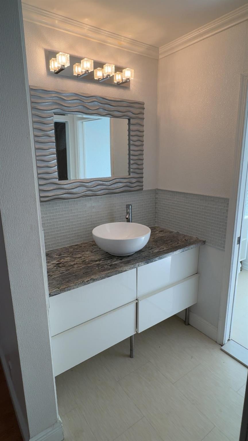 NORTHPOINTE I - Residential Lease