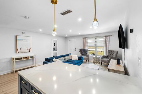 Tiny photo for 411 SW 1st Avenue, Boynton Beach, FL 33435 (MLS # B26006161)