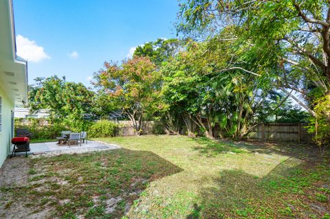 Tiny photo for 411 SW 1st Avenue, Boynton Beach, FL 33435 (MLS # B26006161)