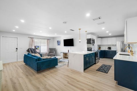 Tiny photo for 411 SW 1st Avenue, Boynton Beach, FL 33435 (MLS # B26006161)
