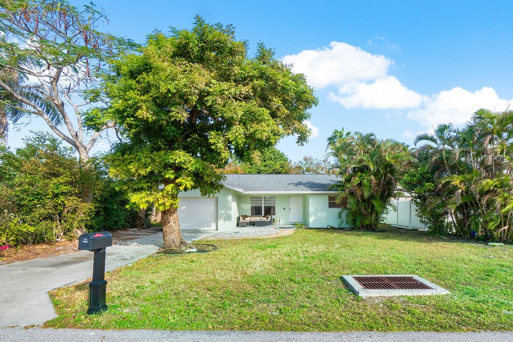 Photo of 411 SW 1st Avenue, Boynton Beach, FL 33435 (MLS # B26006161)