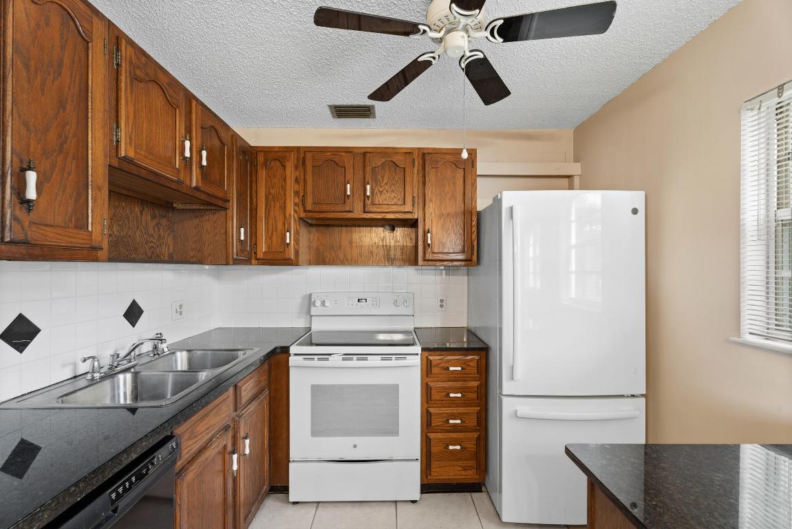 VISTA GARDENS F/K/A VISTA ROYALE GARDENS - Residential