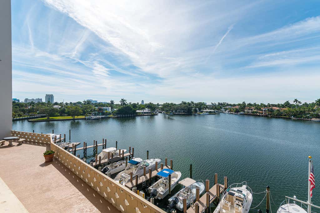 Photo of 333 S Sunset Drive #204, Fort Lauderdale, FL 33301 (MLS # B26039844)