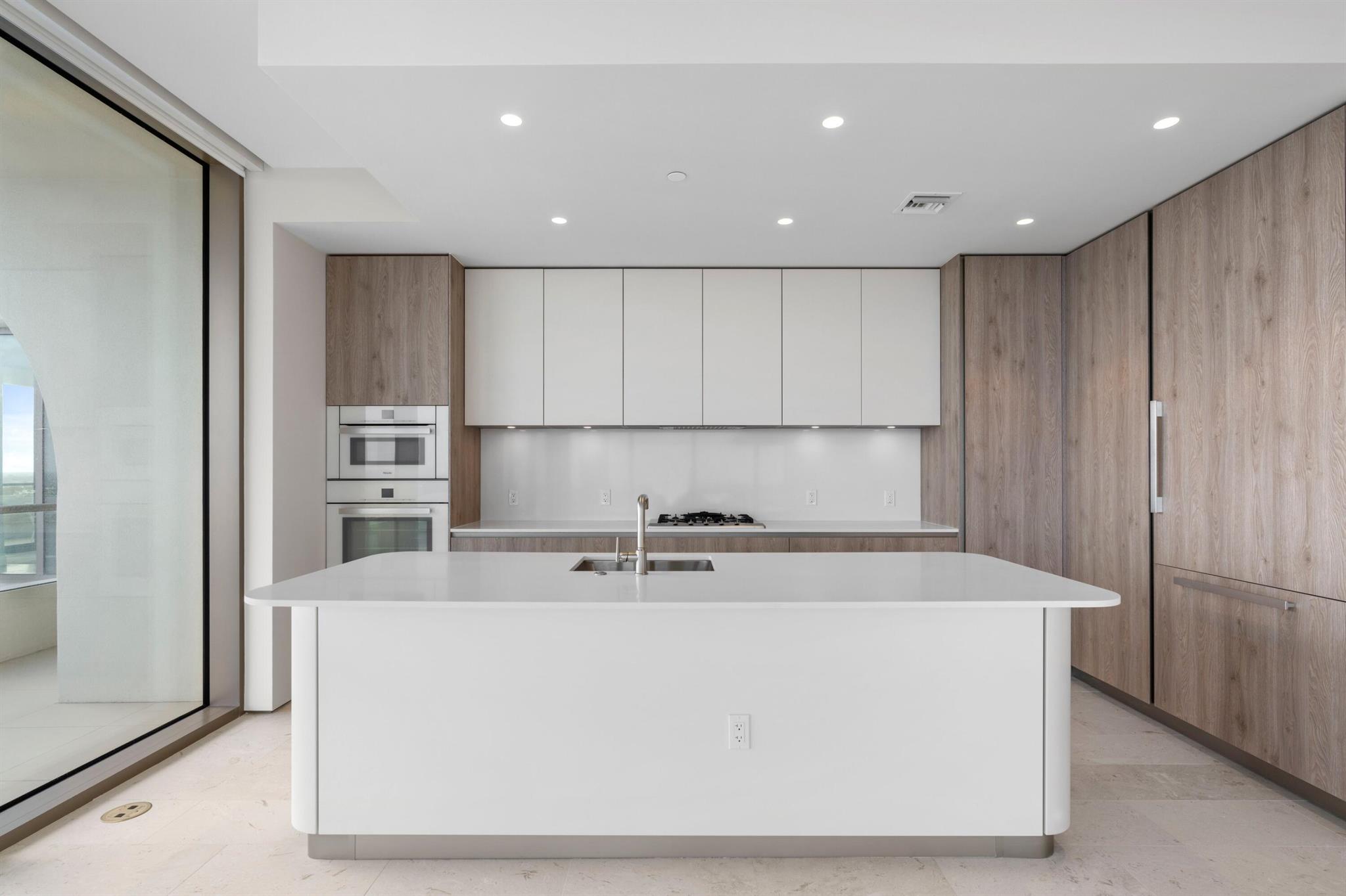 LA Clara - Residential