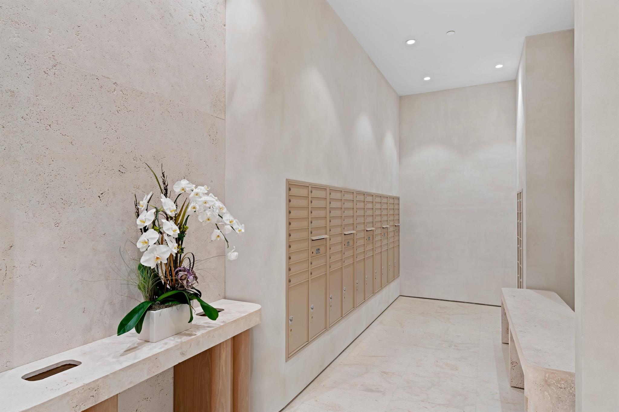 LA Clara - Residential