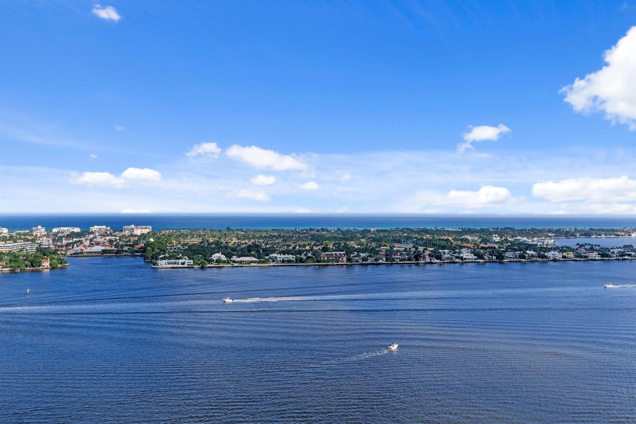 LA Clara - Residential