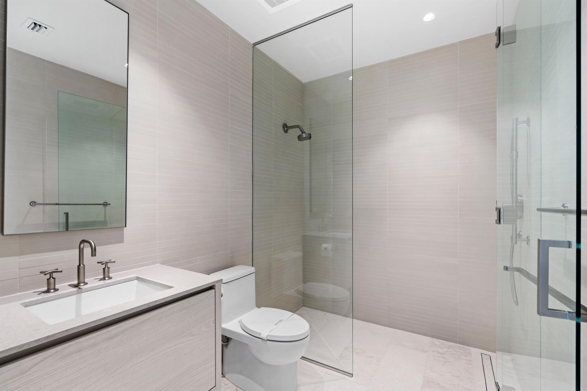 LA Clara - Residential