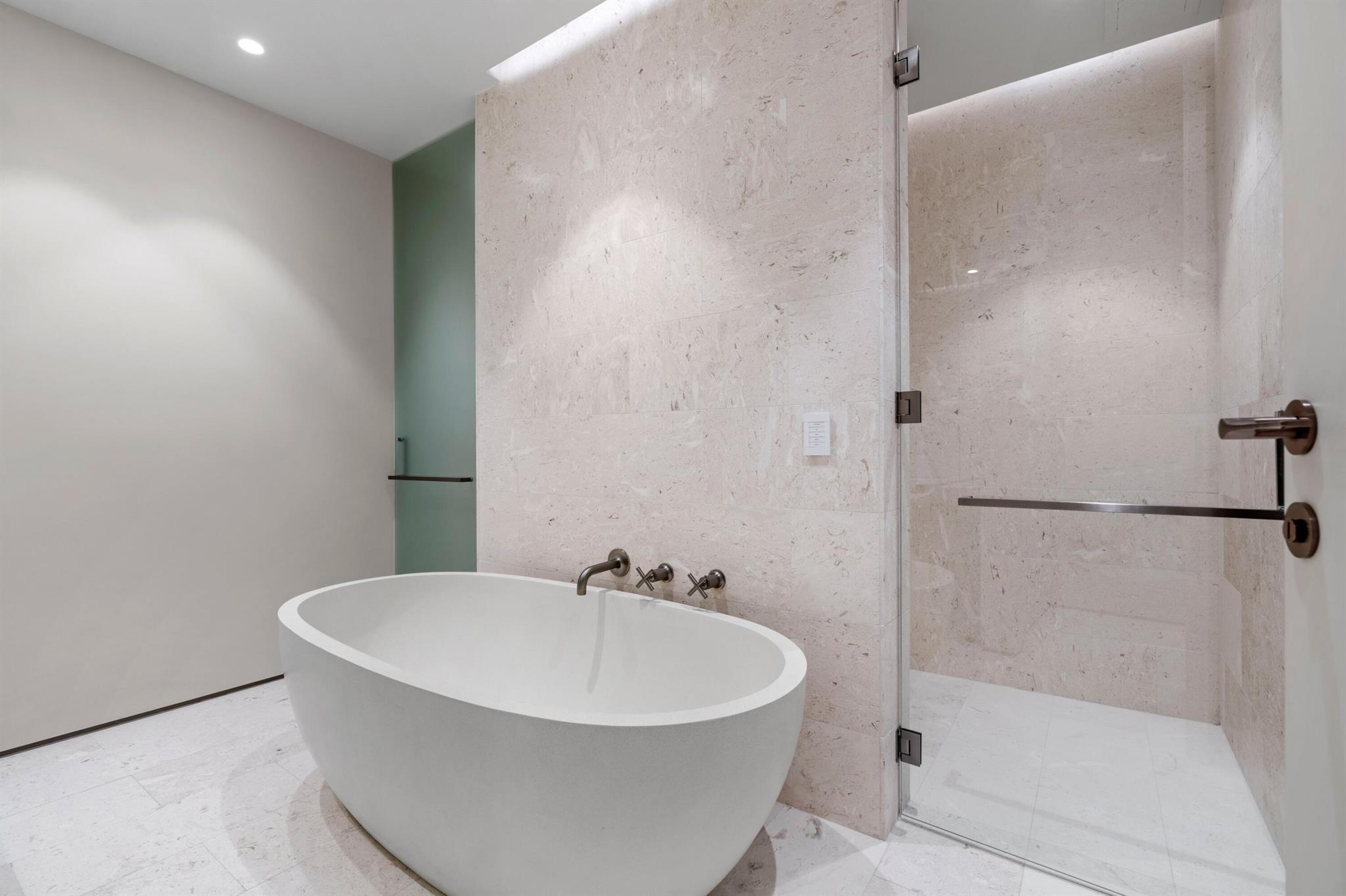 LA Clara - Residential