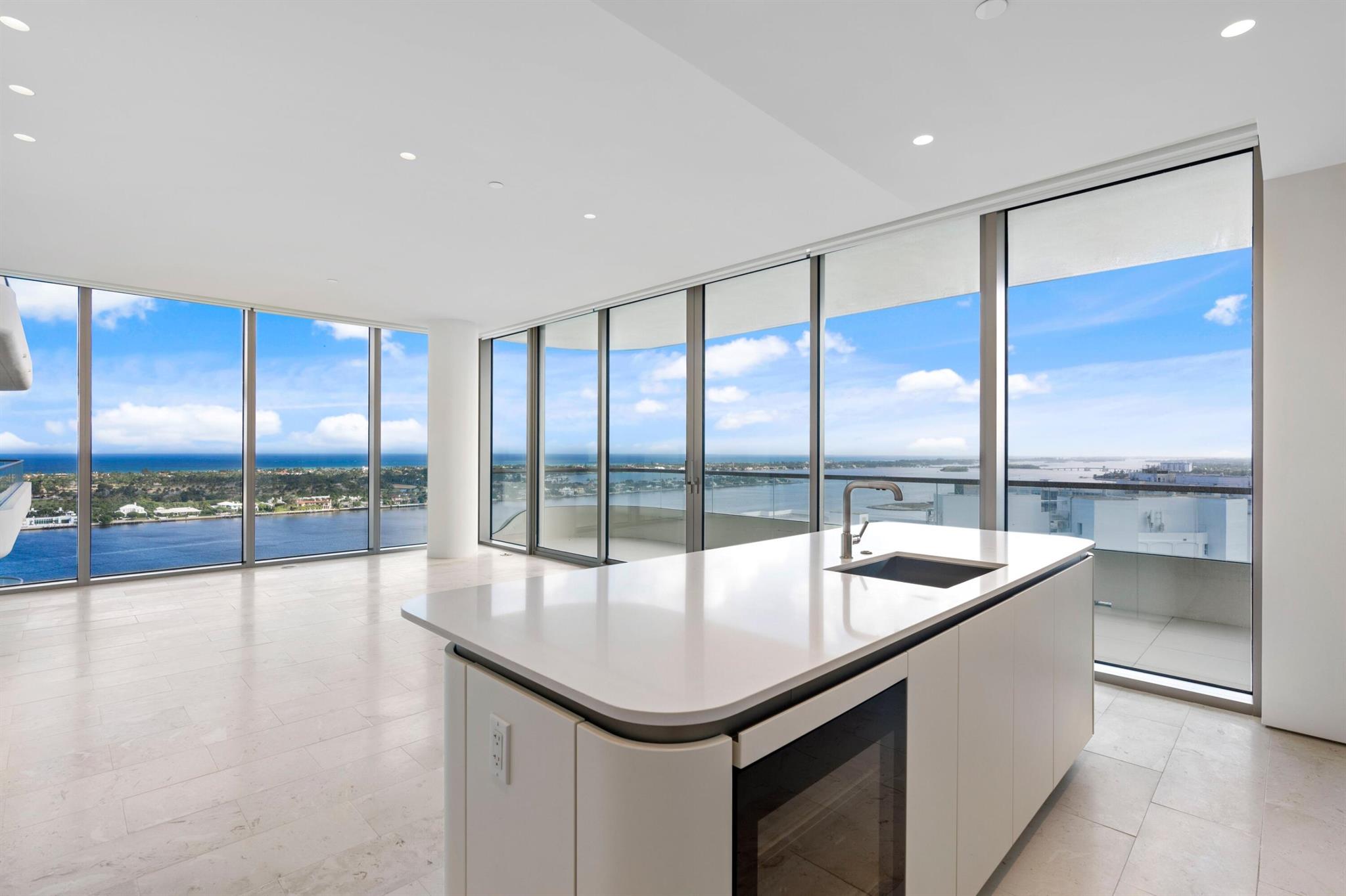 LA Clara - Residential