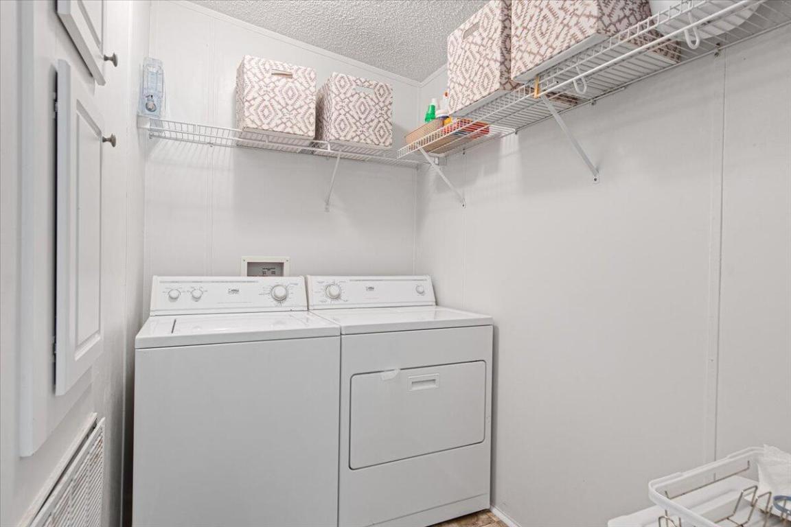 TROPICAL ISLES - Residential