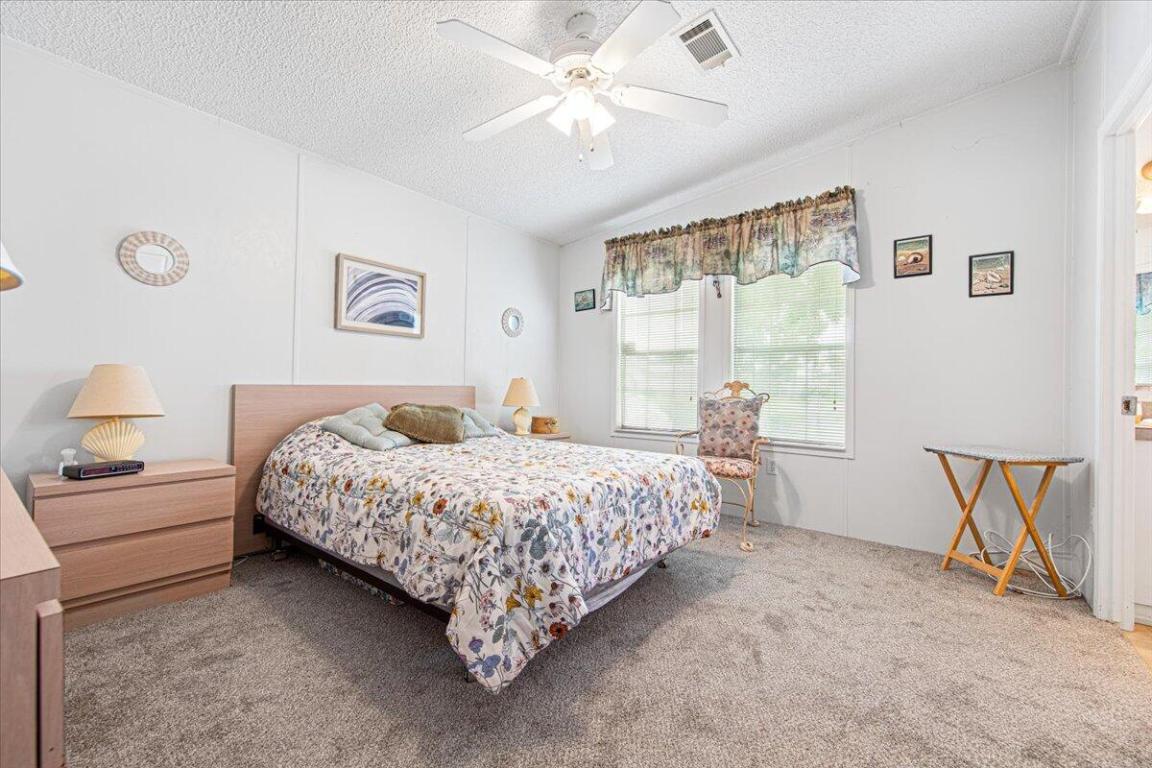 TROPICAL ISLES - Residential