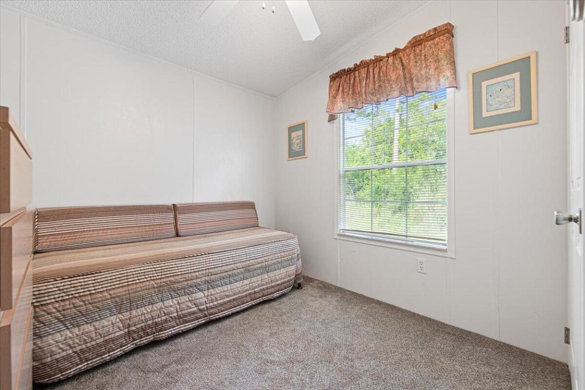 TROPICAL ISLES - Residential