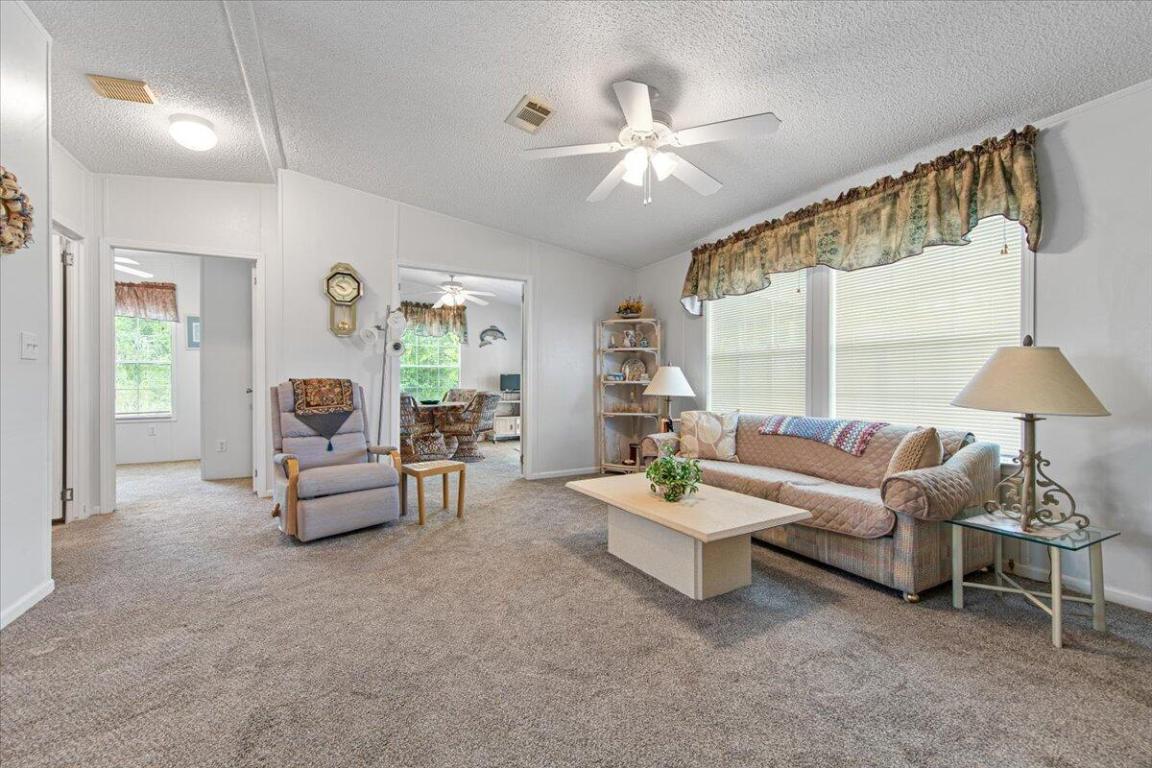 TROPICAL ISLES - Residential