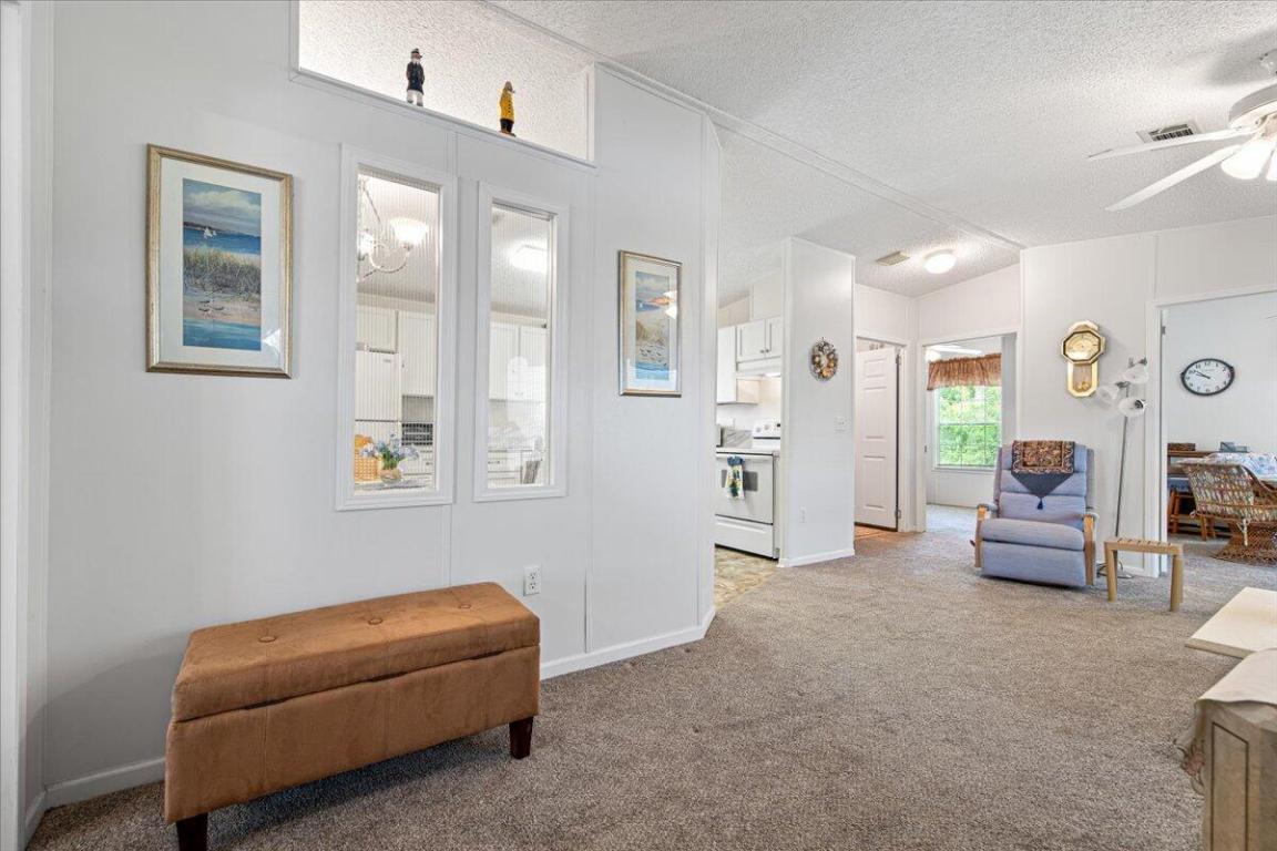 TROPICAL ISLES - Residential