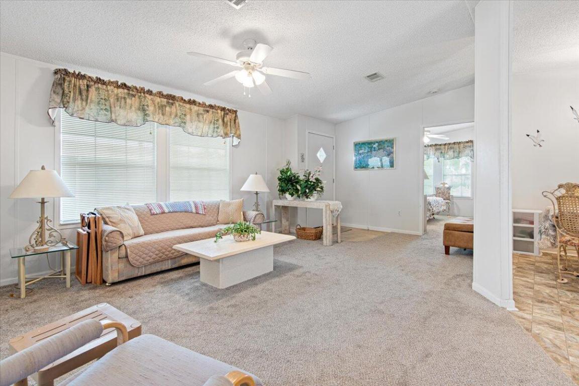 TROPICAL ISLES - Residential