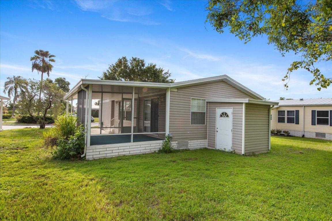 TROPICAL ISLES - Residential