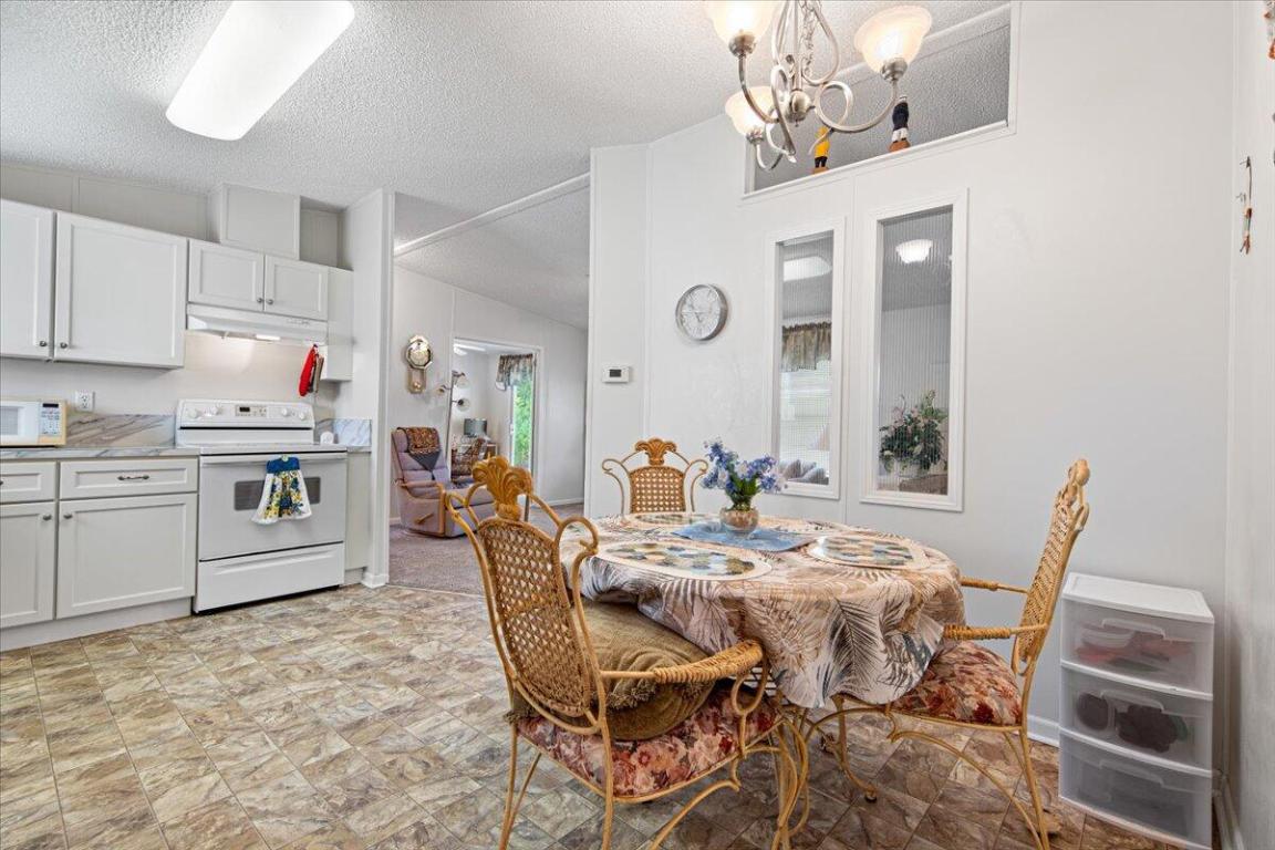 TROPICAL ISLES - Residential