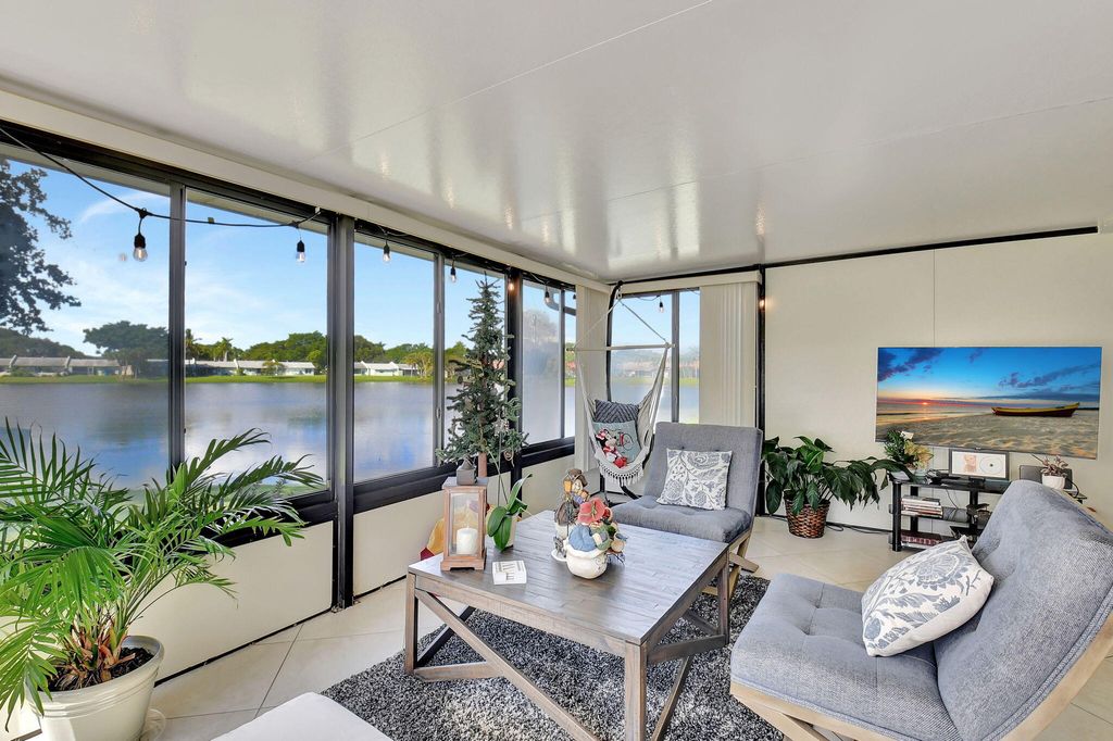 Photo of 31 Mayfair Lane, Boynton Beach, FL 33426 (MLS # R11040819)