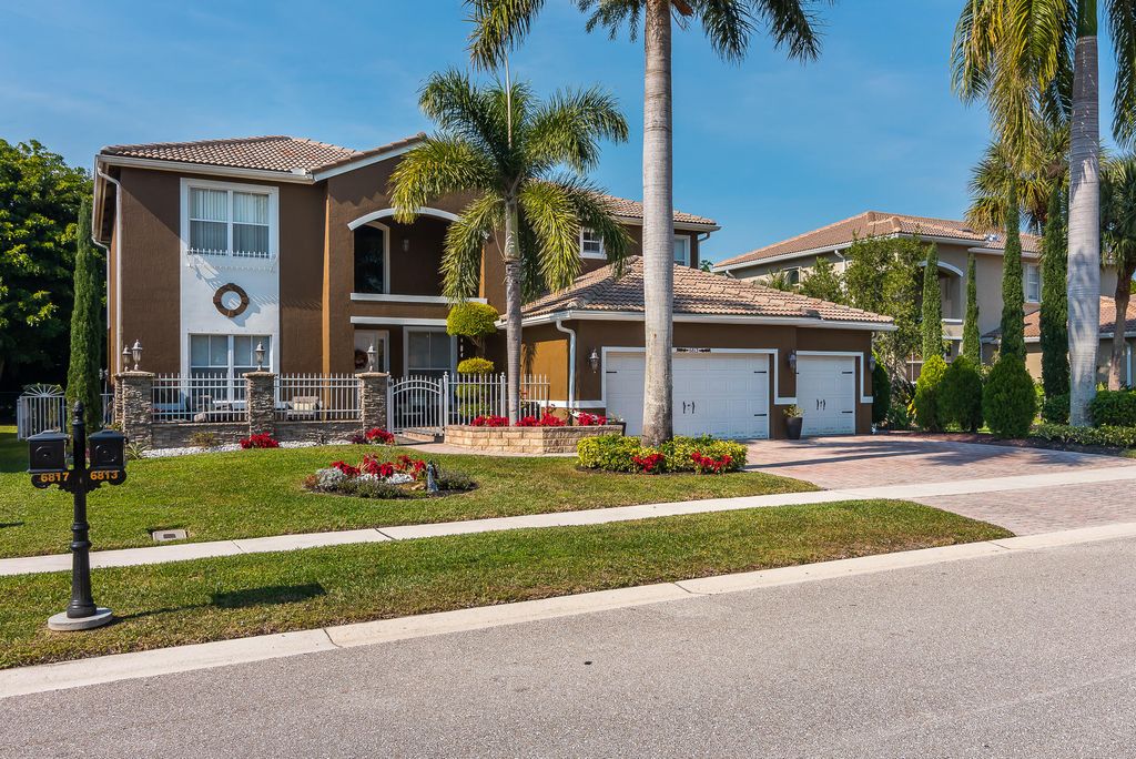 Photo of 6813 Finamore Circle, Lake Worth, FL 33467 (MLS # R10816597)