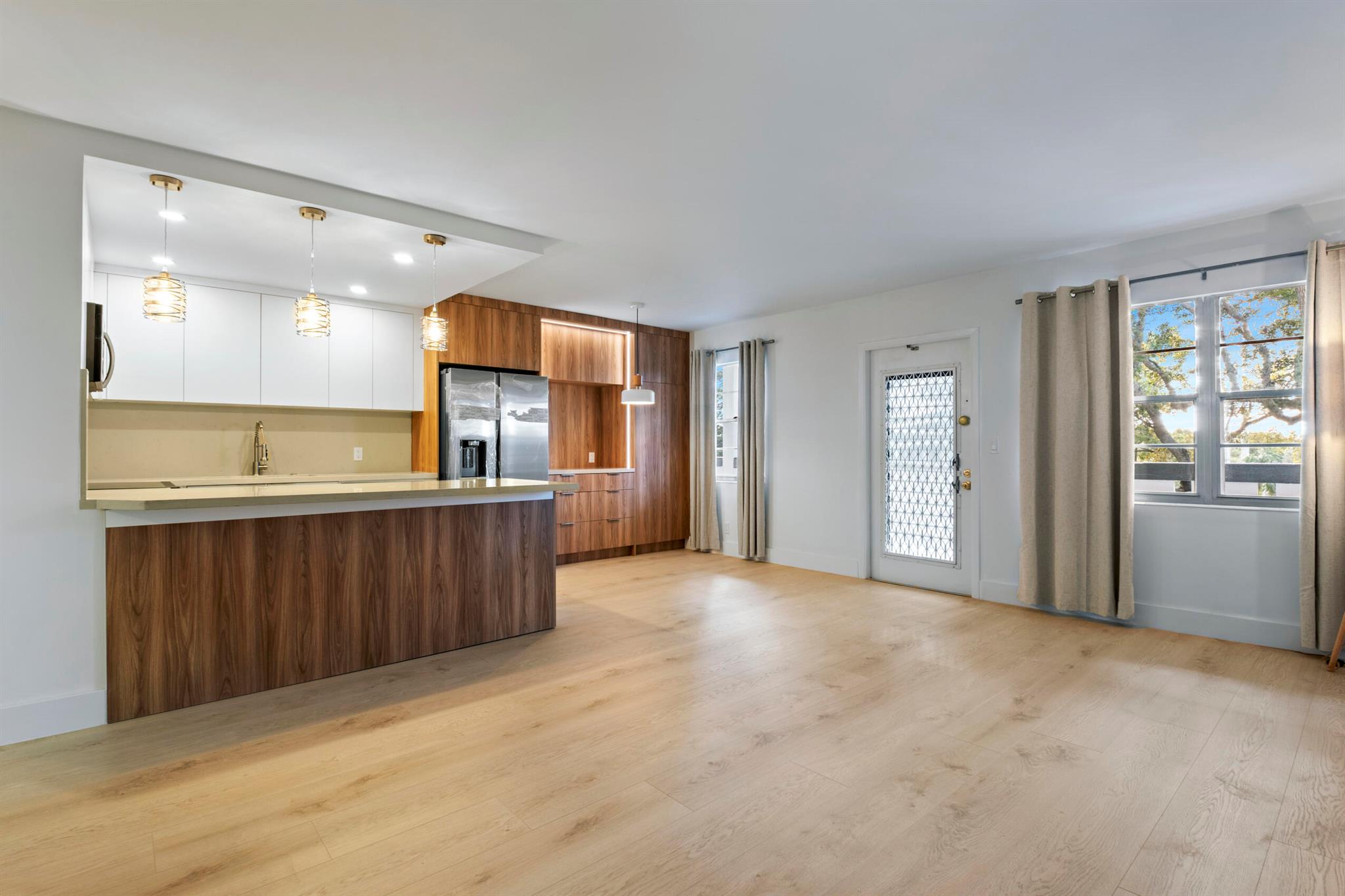 NEWPORT Q CONDO - Residential