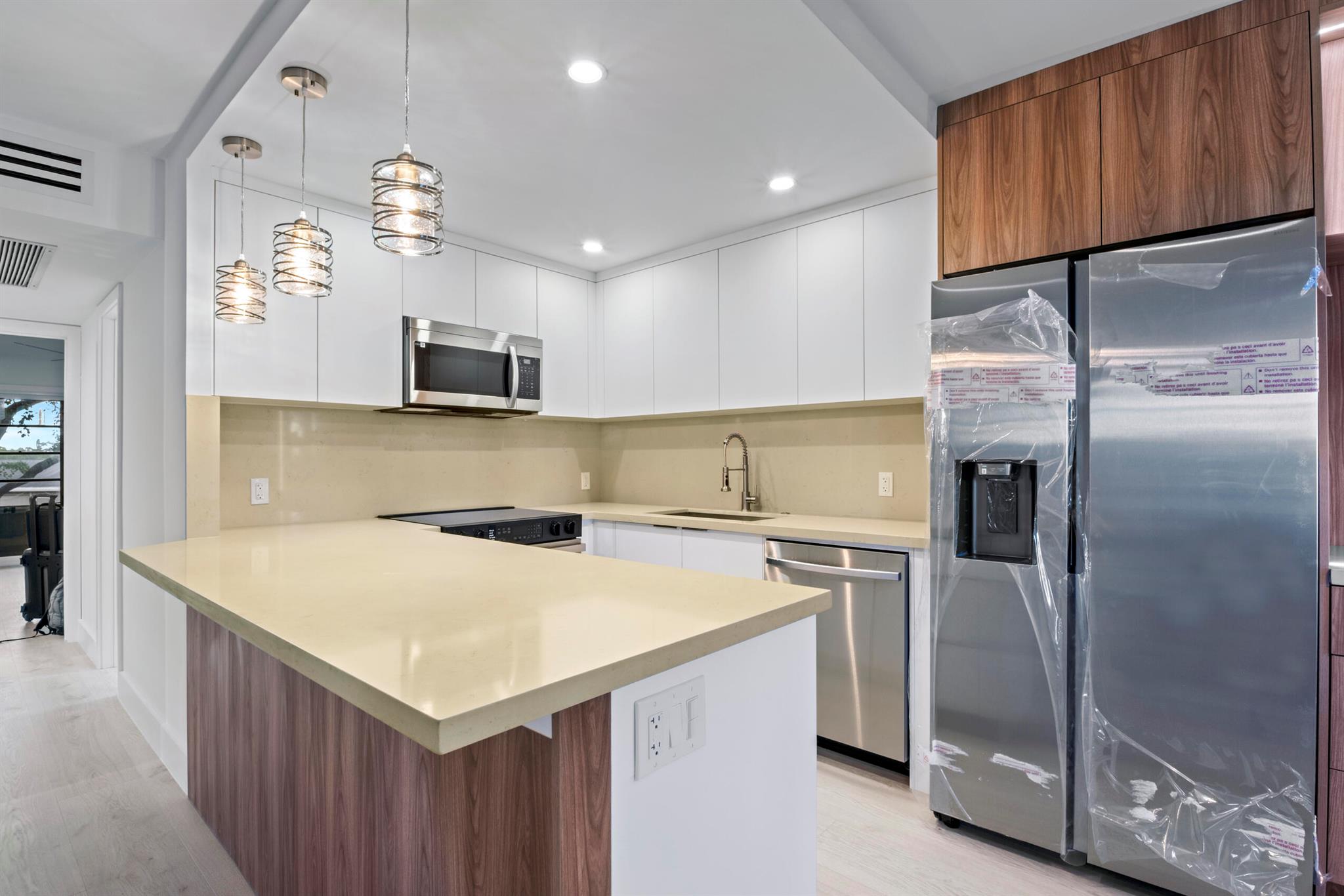 NEWPORT Q CONDO - Residential