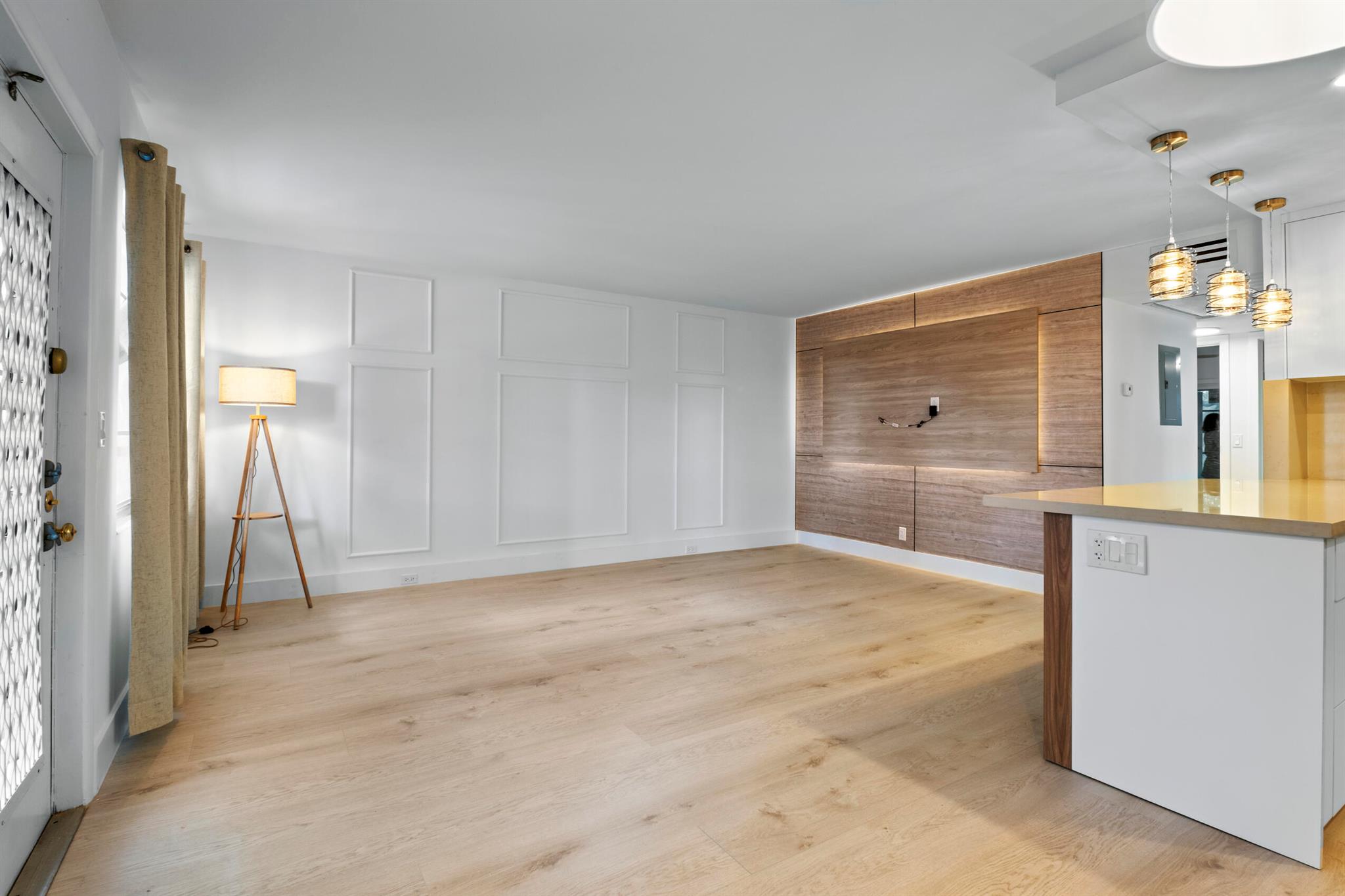 NEWPORT Q CONDO - Residential