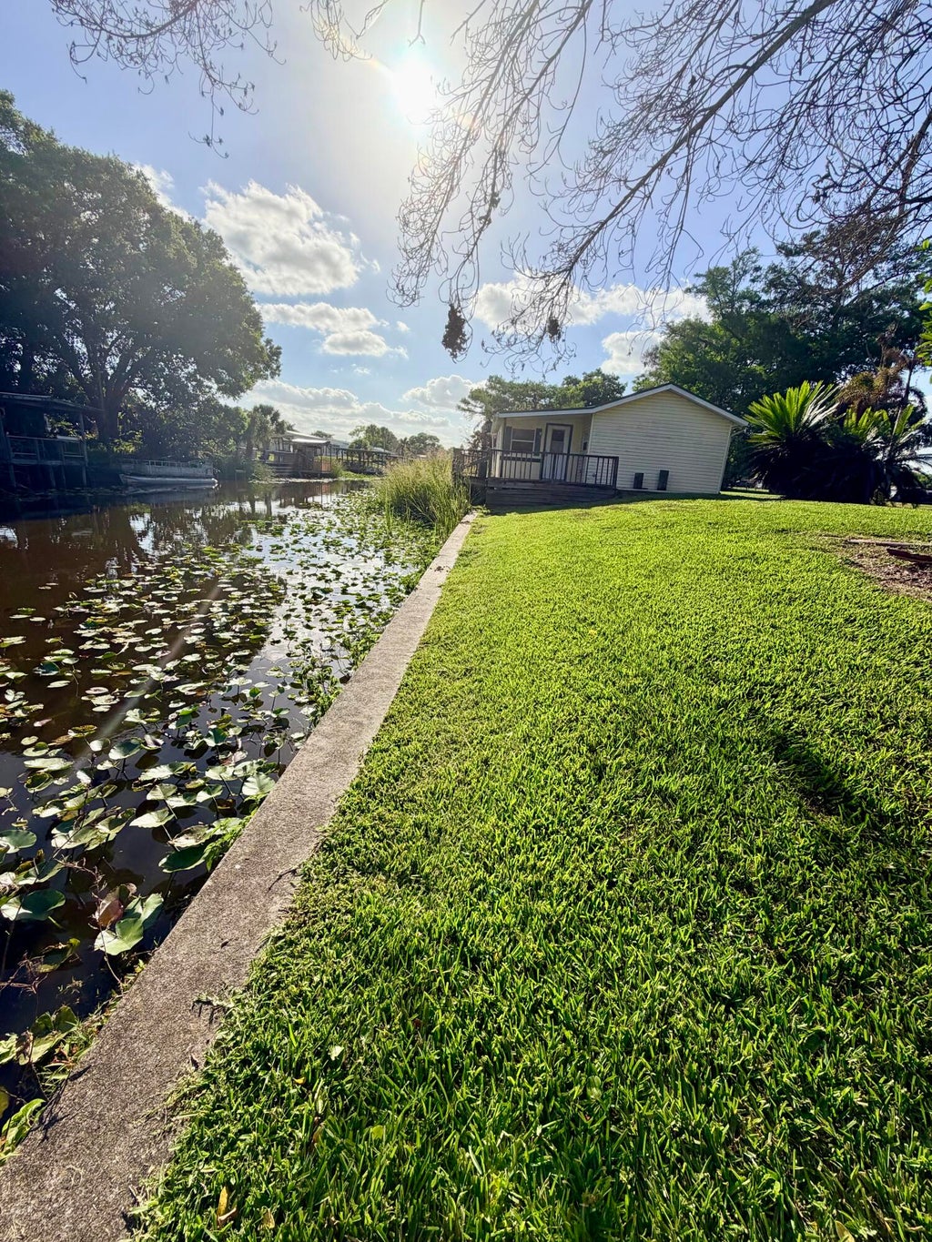 Photo of 4046 SE 26th Street, Okeechobee, FL 34974 (MLS # B26011330)