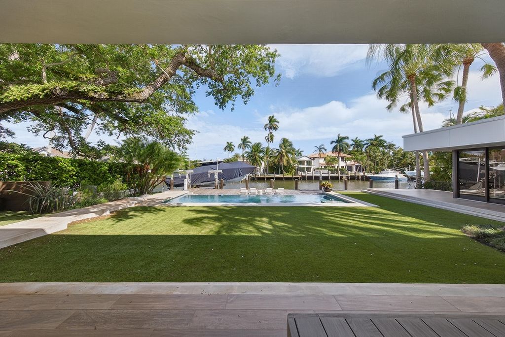 Photo of 420 SE 17th Avenue, Fort Lauderdale, FL 33301 (MLS # B26005927)