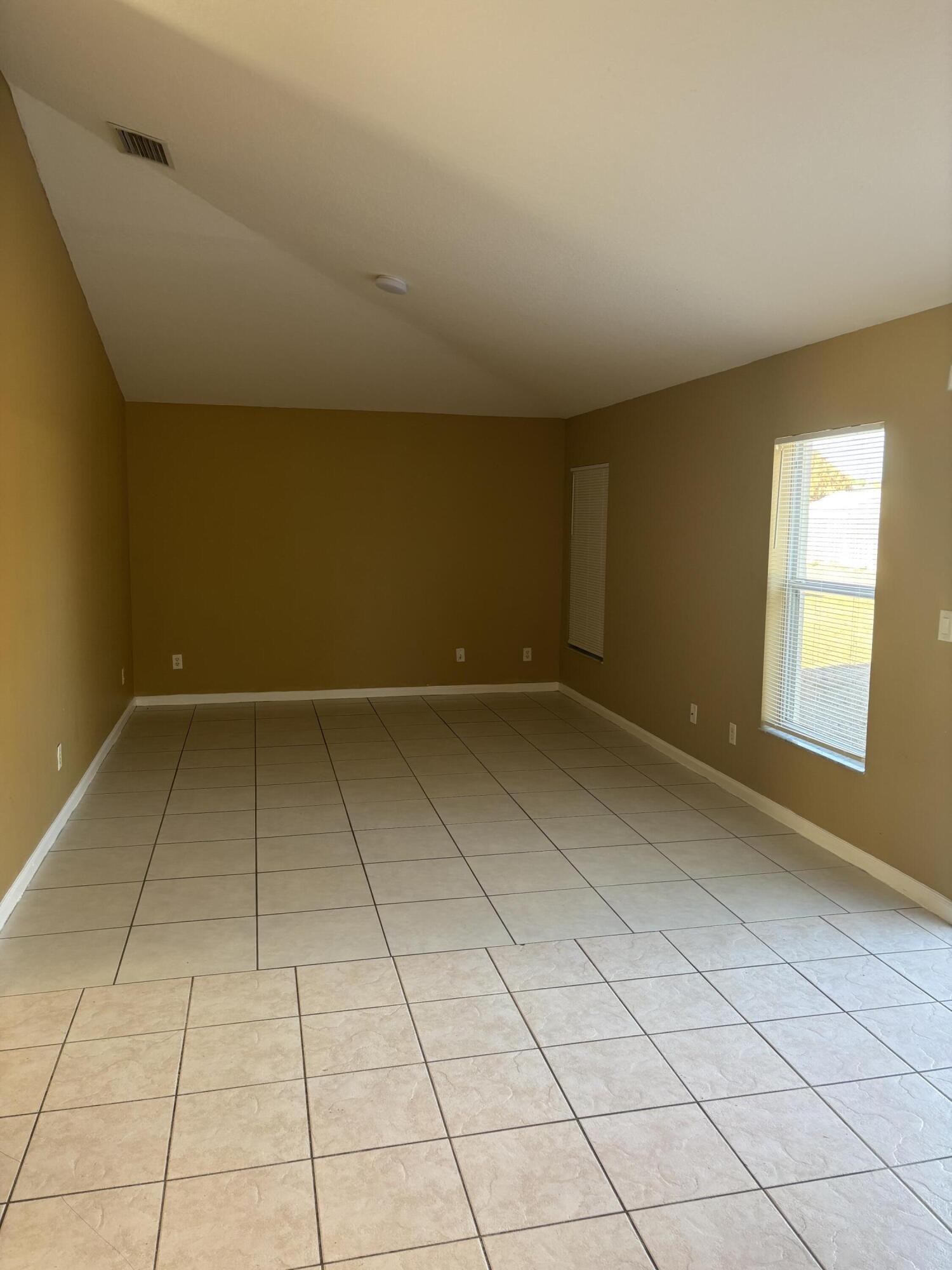 PORT ST LUCIE SECTION 27 - Residential Lease