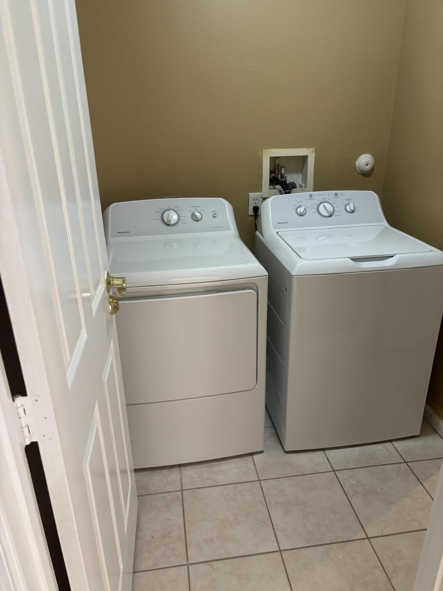 PORT ST LUCIE SECTION 27 - Residential Lease