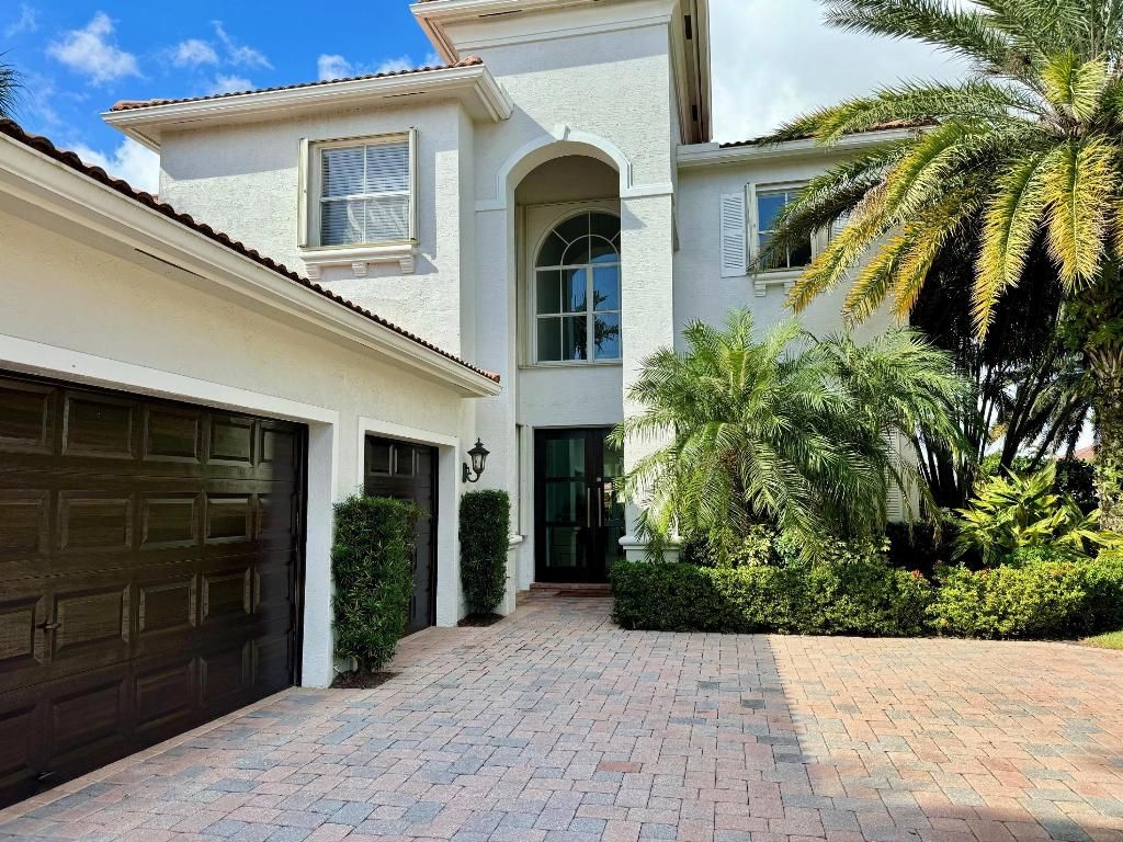 Photo of 107 Via Escobar Place, Palm Beach Gardens, FL 33418 (MLS # R10934456)