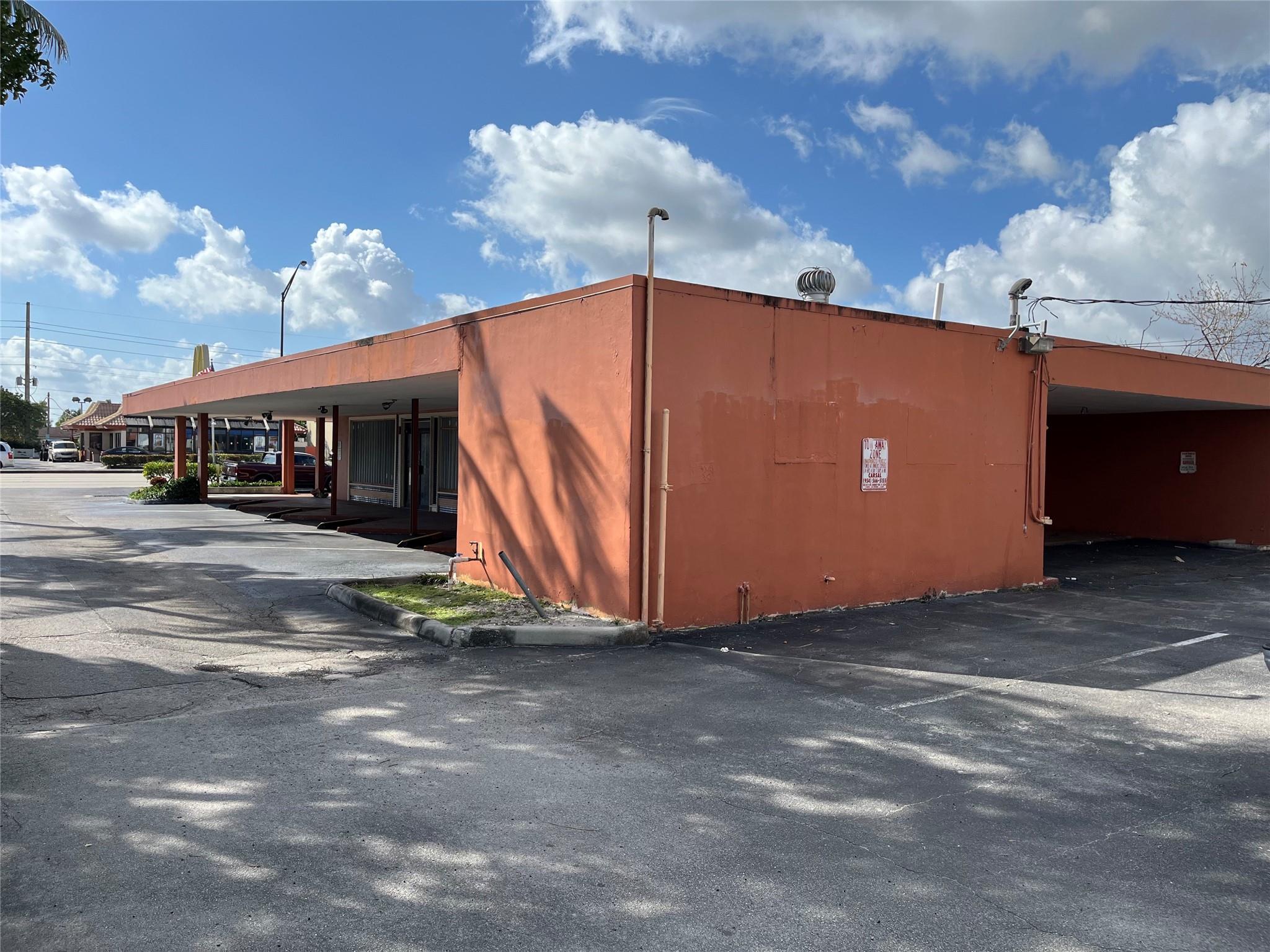 1361 E Commercial Blvd