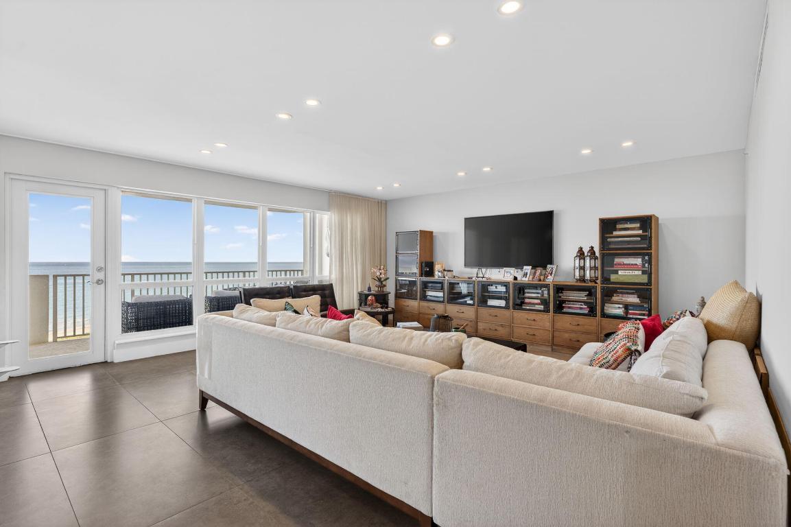 SEA RANCH CLUB OF BOCA I CONDO - Residential Lease