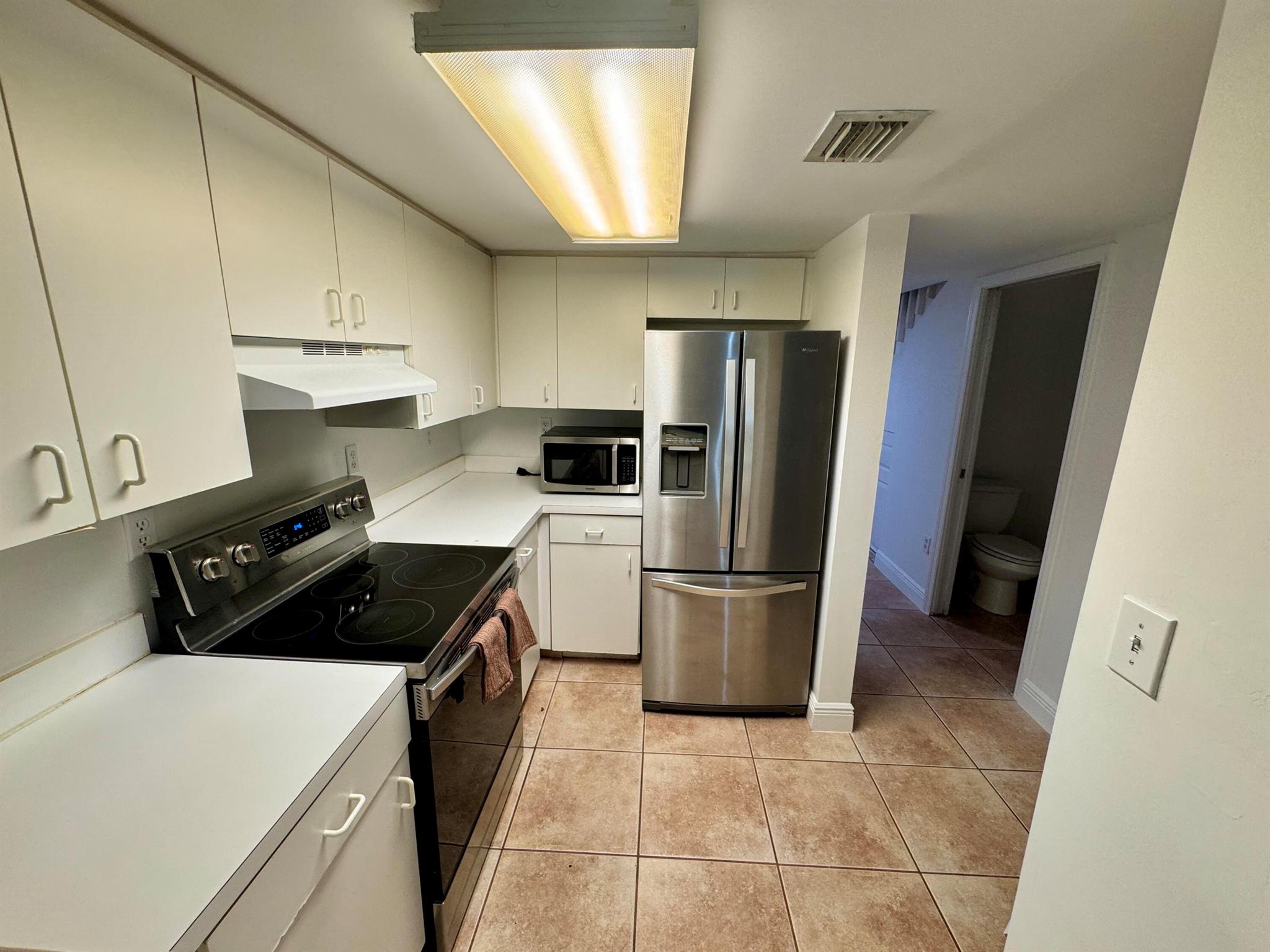 THE OAKVIEW CONDO NO 5 - Residential Lease