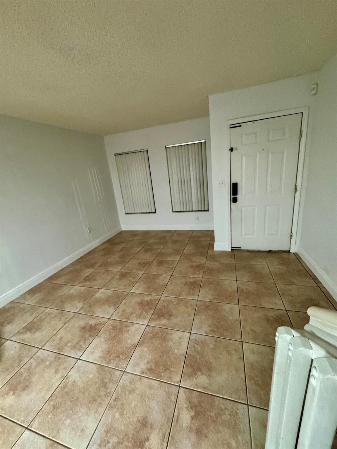 THE OAKVIEW CONDO NO 5 - Residential Lease