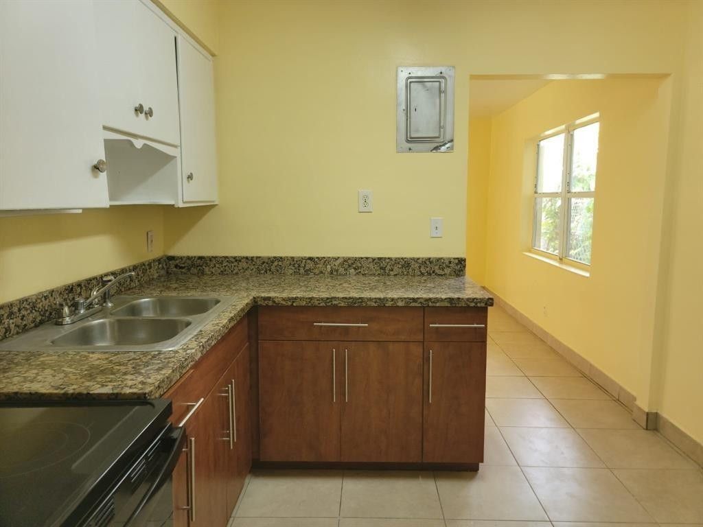 Photo of 1907 Cleveland Street #rear, Hollywood, FL 33020 (MLS # F10545655)