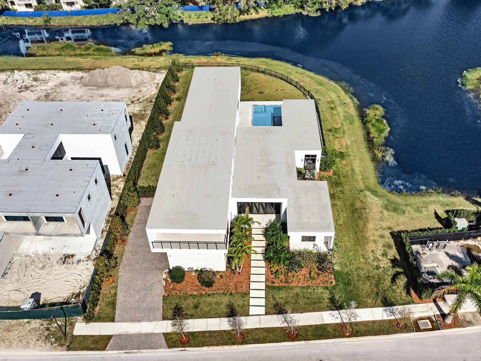 WESTON ESTATES - Residential