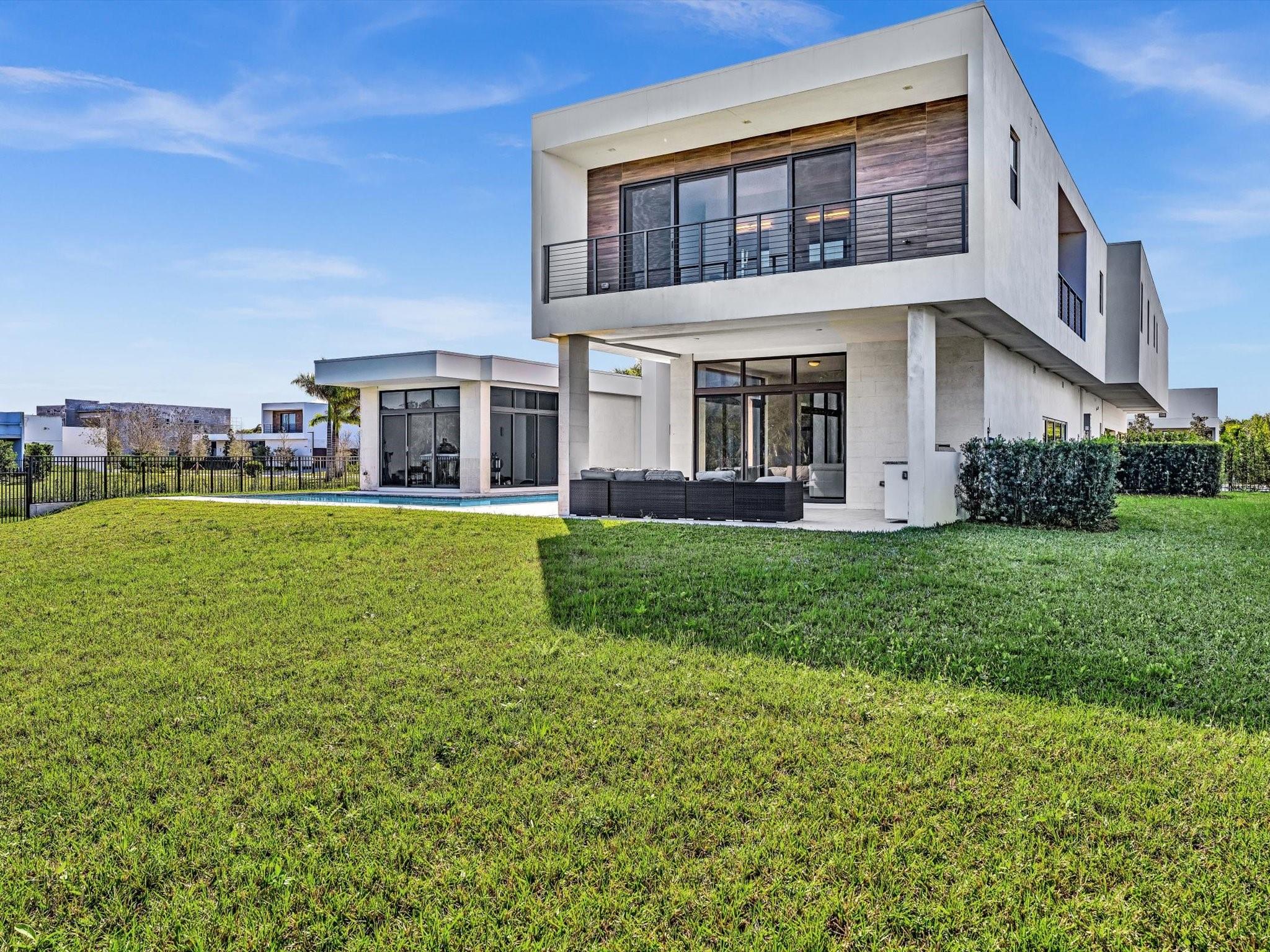 WESTON ESTATES - Residential