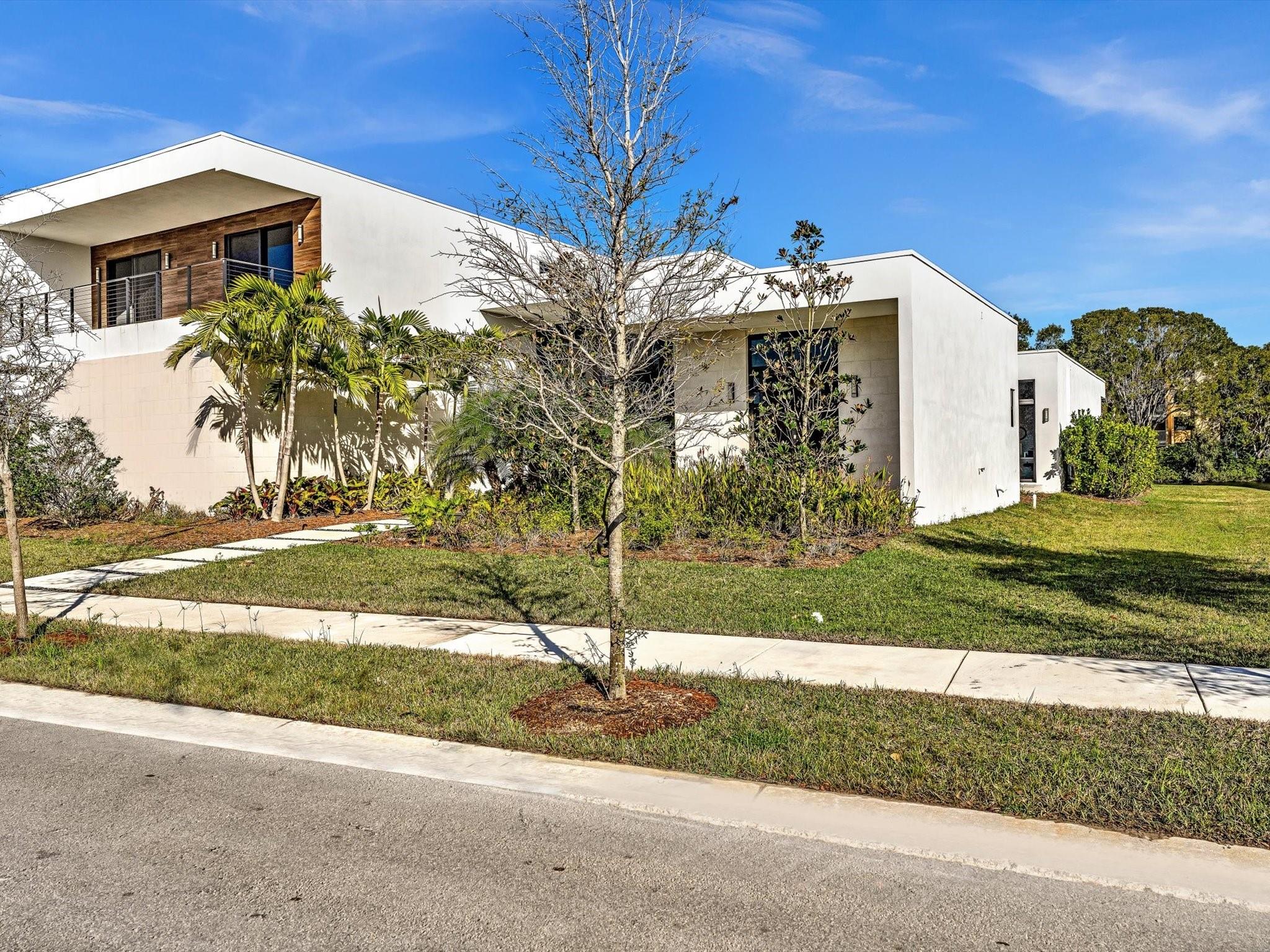 WESTON ESTATES - Residential