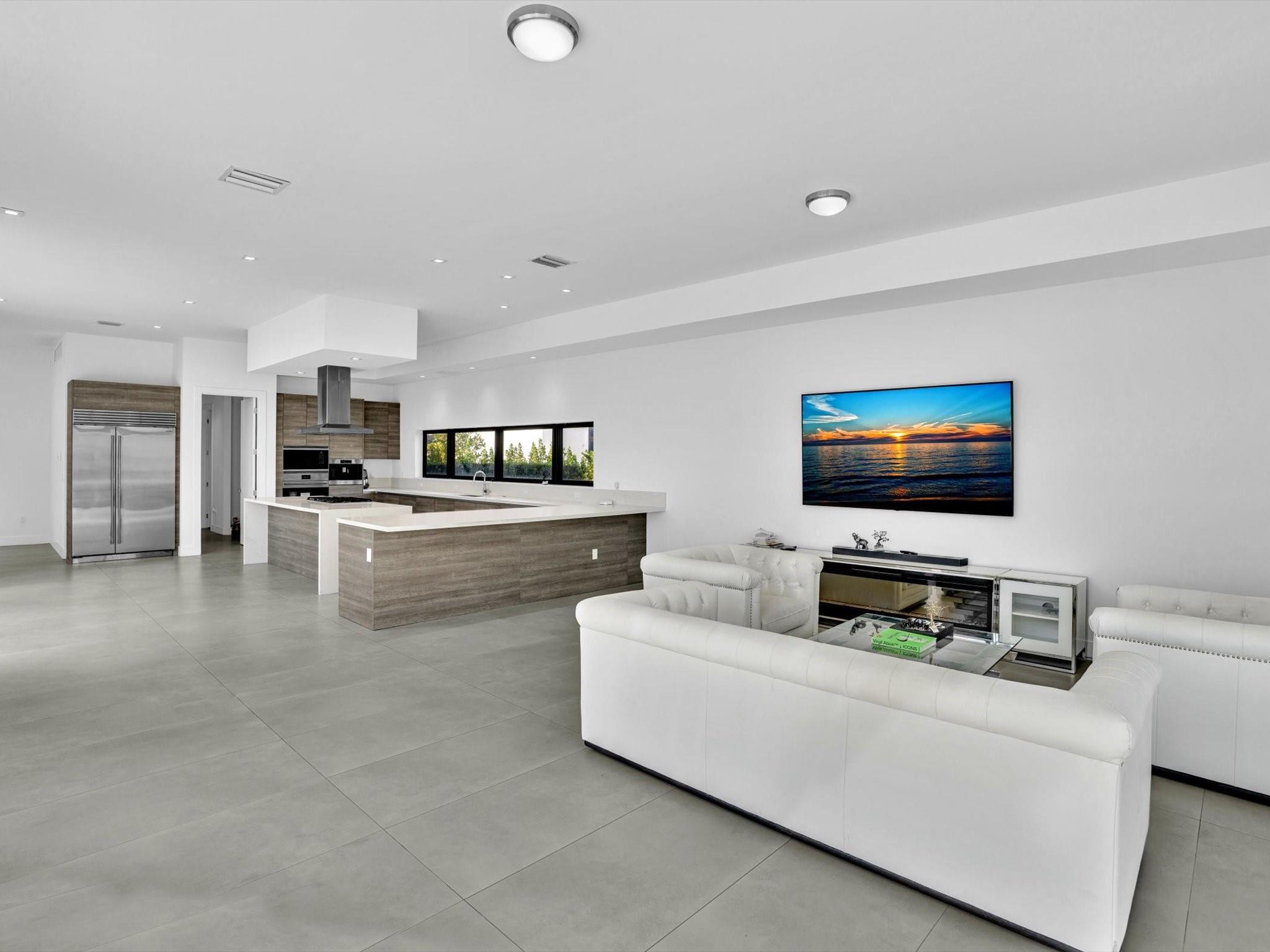 WESTON ESTATES - Residential