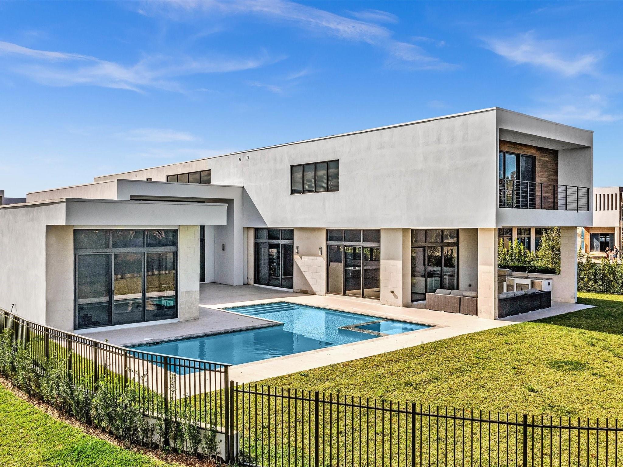 WESTON ESTATES - Residential