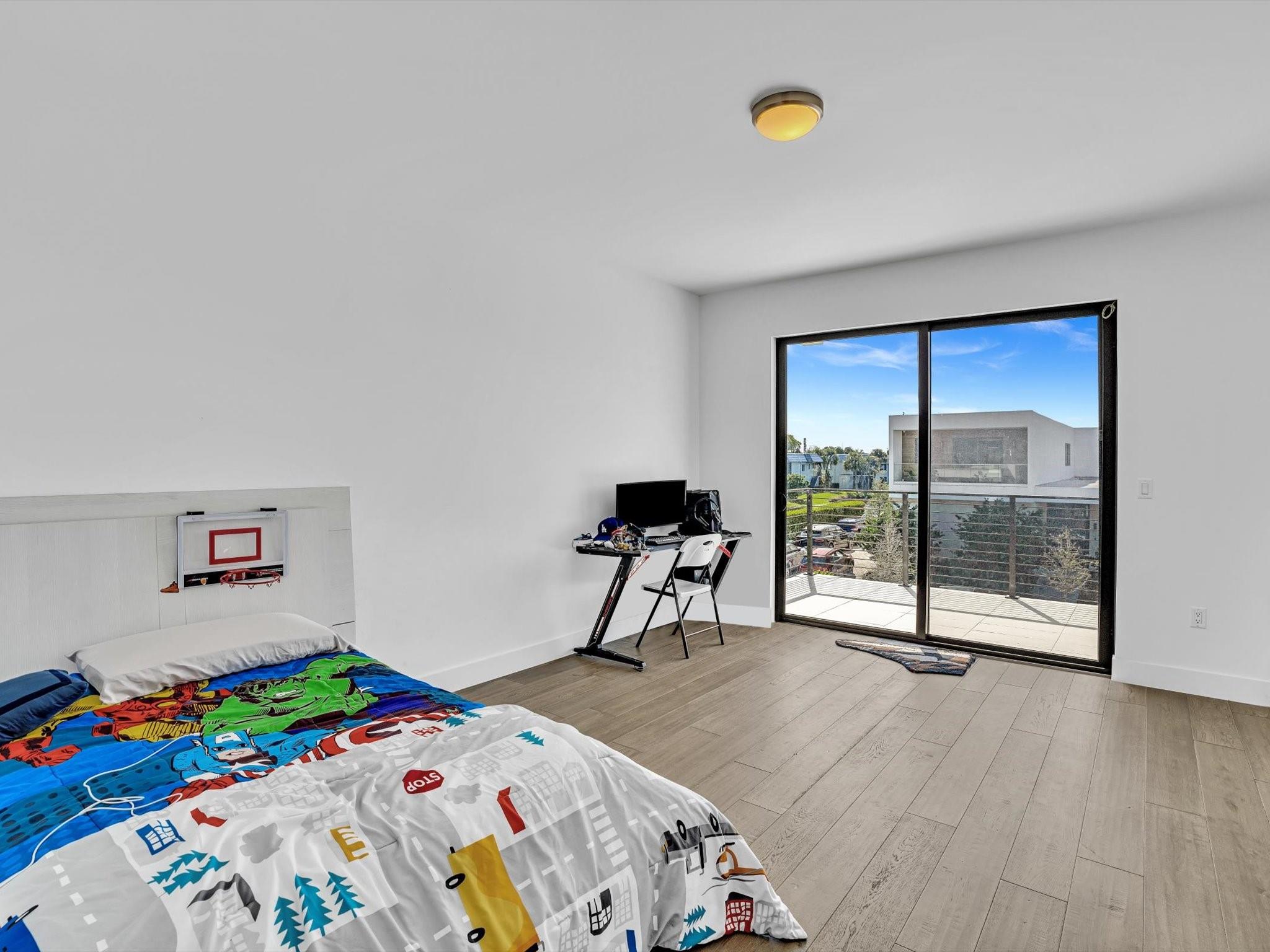 WESTON ESTATES - Residential