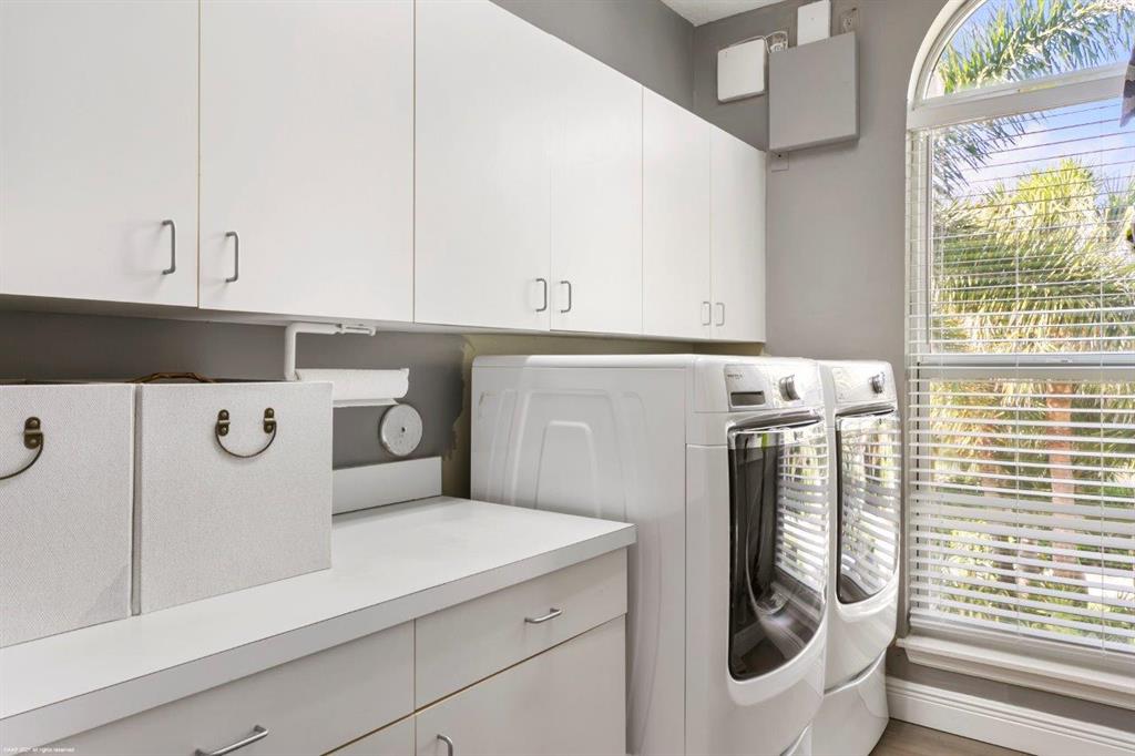 JUPITER ISLAND - Residential