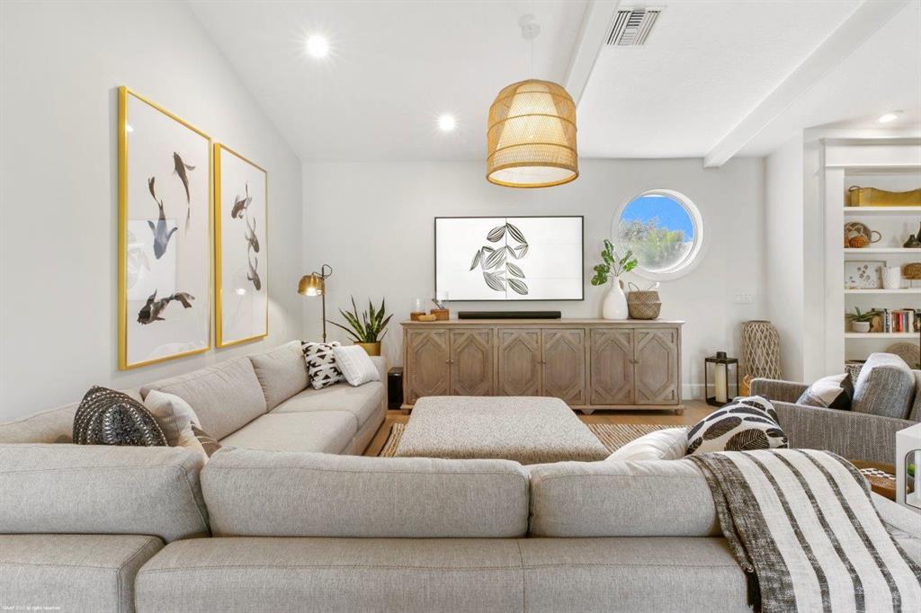 JUPITER ISLAND - Residential