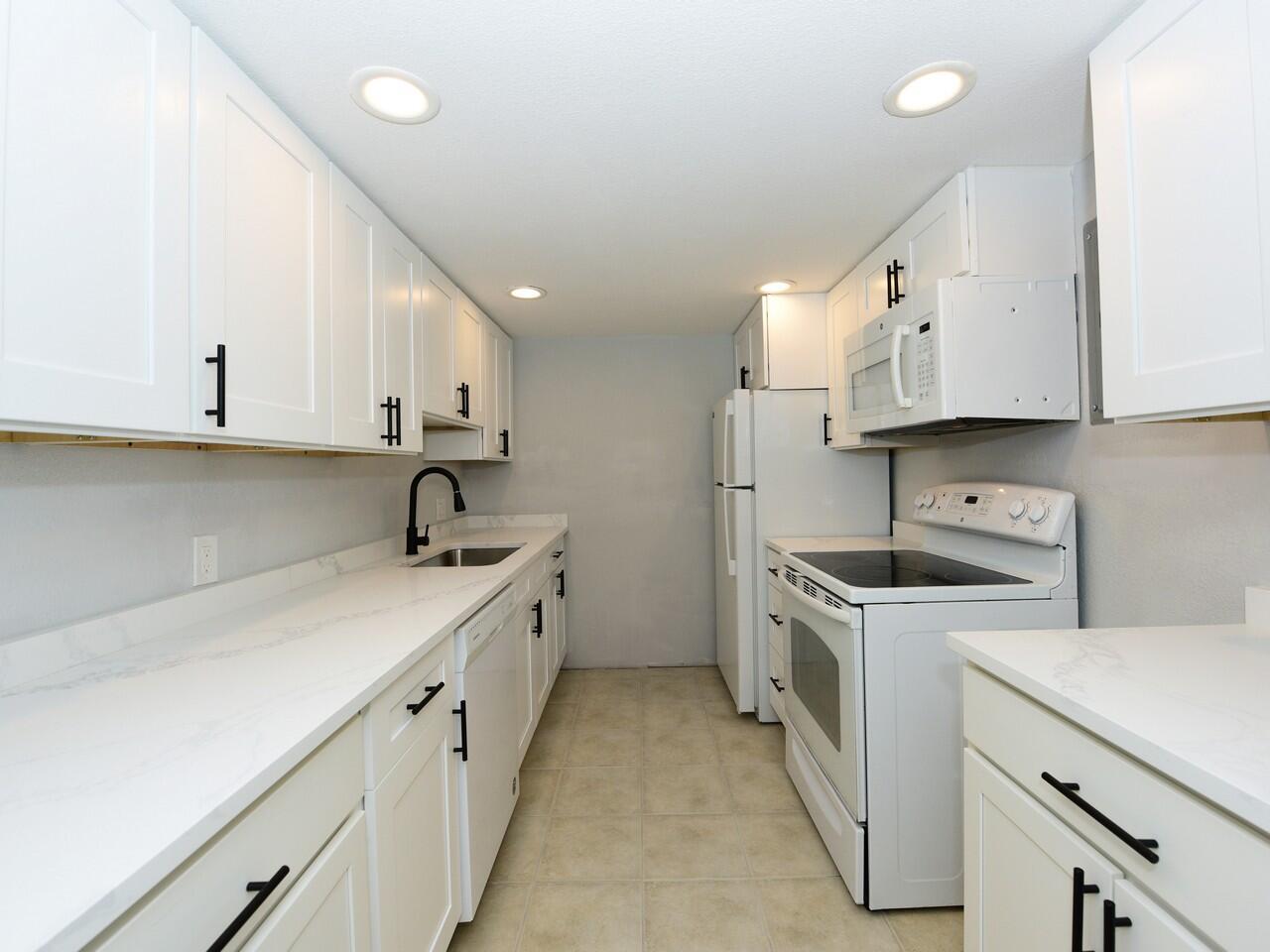 2560 S Ocean Boulevard 406