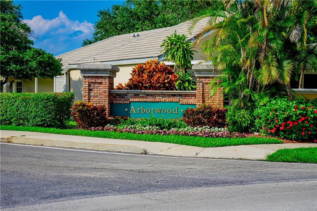 Forest Ridge Cluster Home - Residential